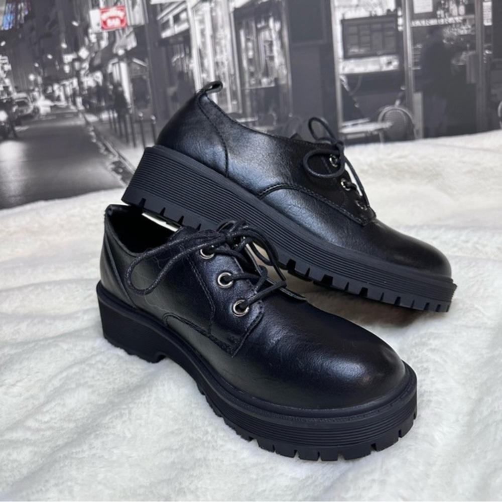Black goth lace up shoes. Size 7